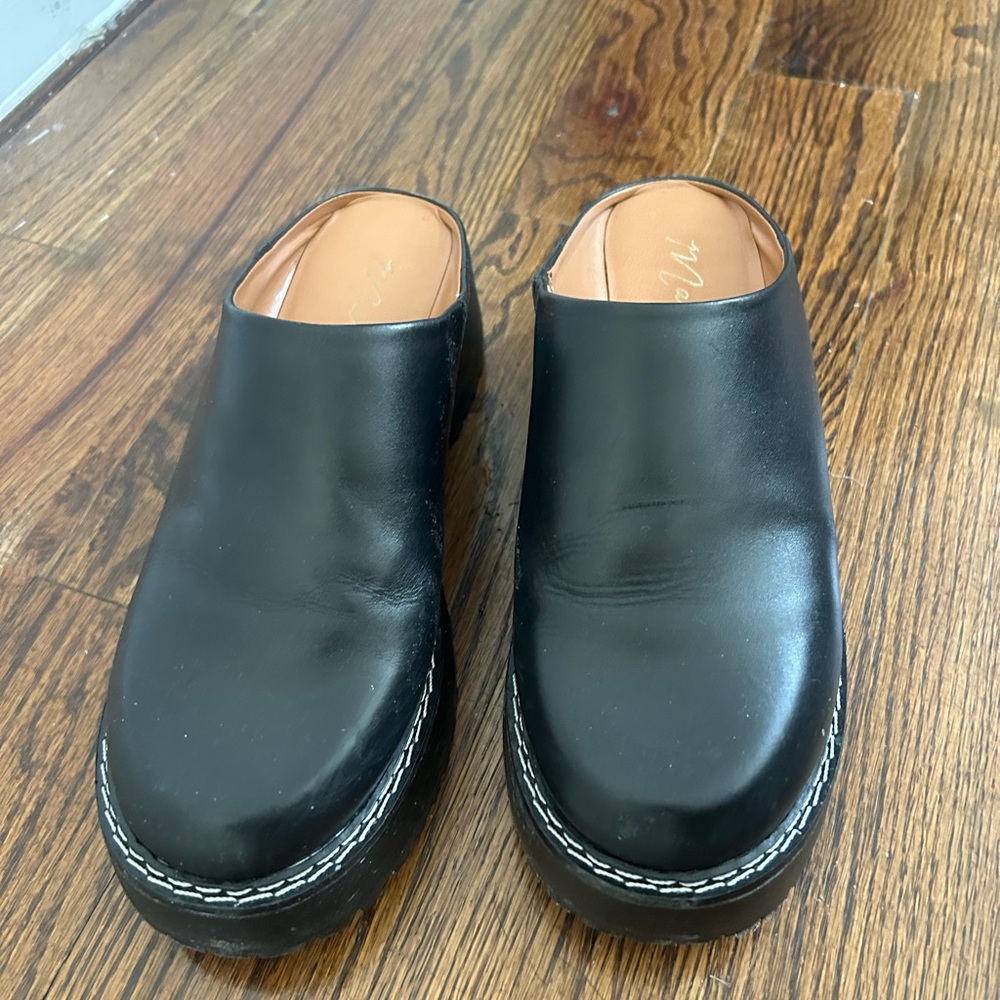 Matisse Black Leather Clogs